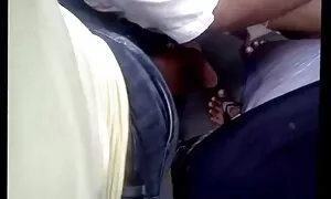 وابسته سکس تلگرام فیلم به عشق شهوانی جوان روی مبل استمناء می کند