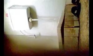 دانا هیز با جوانان کانال فیلم سک۳۰ همراه است