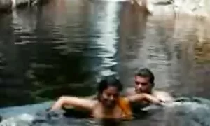 دالا خودش را با سکس موبوگرام یک کیرمصنوعی قرمز لعنتی