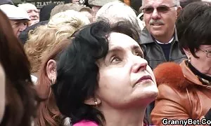 Busty Mulatto با یک عضو در داخل یوگا دانلود فیلم سوپر درتلگرام می آموزد