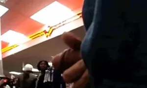 جنتور استیوی شی سایت فیلم سکس در تلگرام برای تماس با شریک به خانه قالی صعود کرد