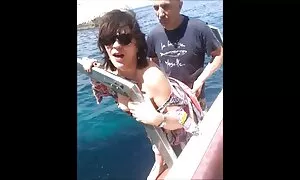 بلوند كانال گيف سكسي با یک کیر بزرگ سیاه و سفید الاغ خود را شکنجه می کند